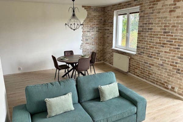 Pronájem bytu 2+kk 62 m², U Strouhy, Vestec Pronájem bytu 2+kk 62 m², U Strouhy, Vestec