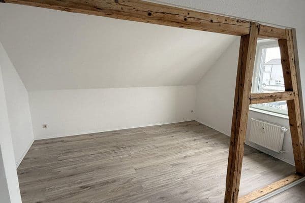 Pronájem bytu 3+1 75 m², Blumenstr. 47, Radevormwald Pronájem bytu 3+1 75 m², Blumenstr. 47, Radevormwald