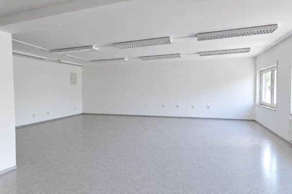 Pronájem kanceláře 122 m², Karben Pronájem kanceláře 122 m², Karben