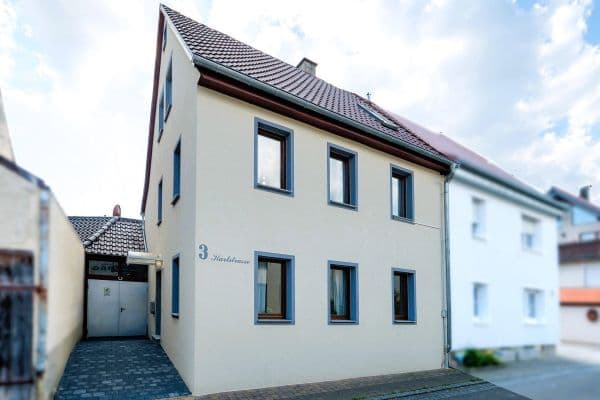 Prodej domu 178 m², pozemek 263 m², Karlstr. 3, Großbottwar Prodej domu 178 m², pozemek 263 m², Karlstr. 3, Großbottwar