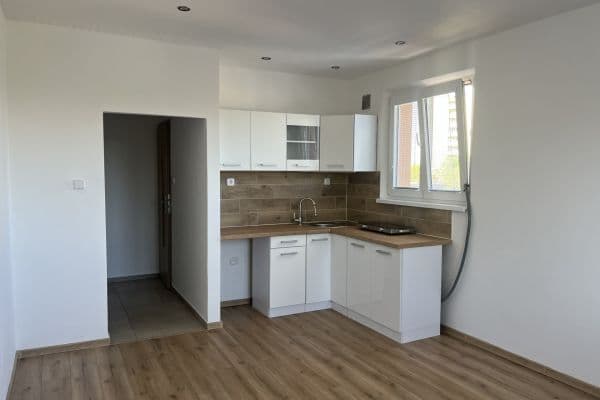 Pronájem bytu 1+kk 27 m², Frýdlantská, Frýdek-Místek Pronájem bytu 1+kk 27 m², Frýdlantská, Frýdek-Místek