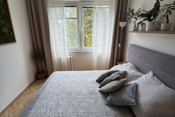 Pronájem bytu 3+1 78 m², Vondroušova, Praha Pronájem bytu 3+1 78 m², Vondroušova, Praha