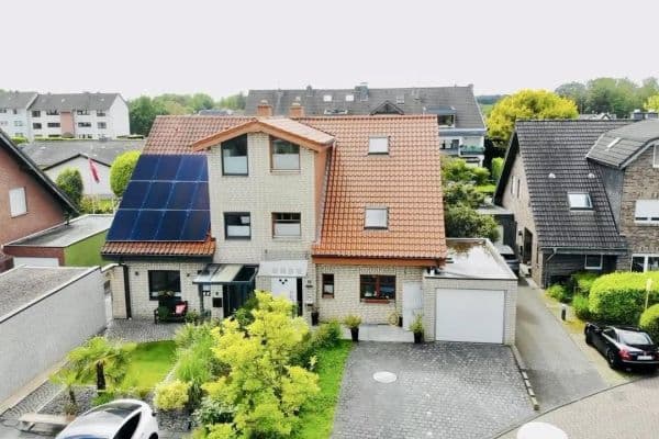 Prodej domu 153 m², pozemek 418 m², Leichlingen (Rheinland) Prodej domu 153 m², pozemek 418 m², Leichlingen (Rheinland)
