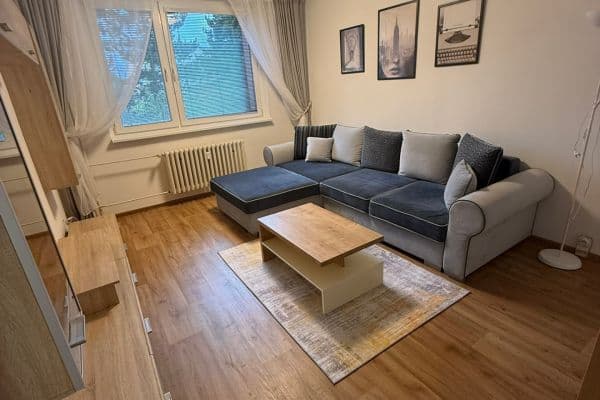 Pronájem bytu 4+1 74 m², Myslbekova, Třebíč, Kraj Vysočina Pronájem bytu 4+1 74 m², Myslbekova, Třebíč, Kraj Vysočina