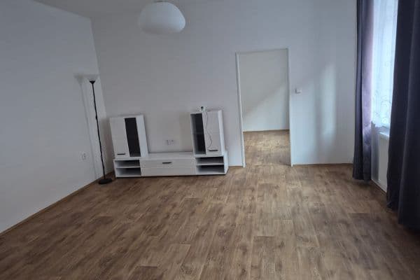 Pronájem bytu 2+1 65 m², U Masných krámů, SO POÚ Polička Pronájem bytu 2+1 65 m², U Masných krámů, SO POÚ Polička