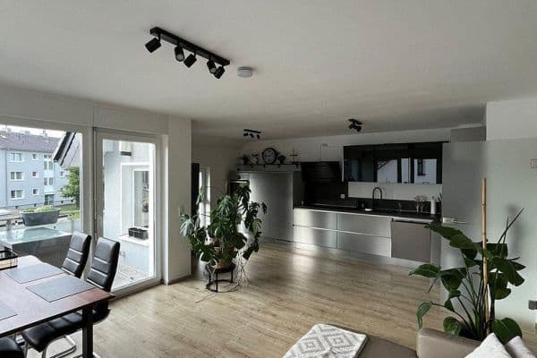 Pronájem bytu 4+1 96 m², Danziger Straße 1, Wermelskirchen Pronájem bytu 4+1 96 m², Danziger Straße 1, Wermelskirchen