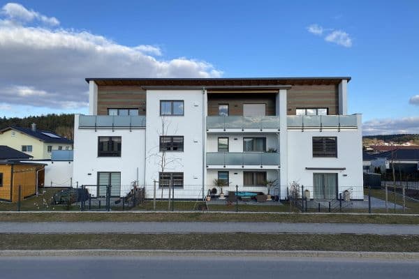 Pronájem bytu 3+1 86 m², Winterstraße 7, Bayerbach b. Ergoldsbach Pronájem bytu 3+1 86 m², Winterstraße 7, Bayerbach b. Ergoldsbach