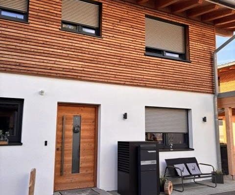 Prodej domu 148 m², pozemek 180 m², Feldkirchen-Westerham, Bavorsko Prodej domu 148 m², pozemek 180 m², Feldkirchen-Westerham, Bavorsko