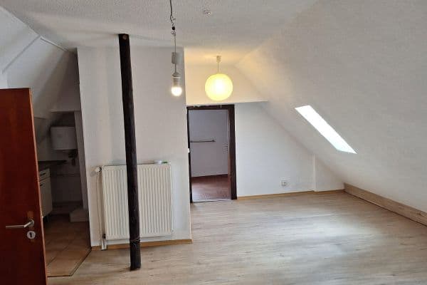 Pronájem bytu 2+1 45 m², worms Pronájem bytu 2+1 45 m², worms