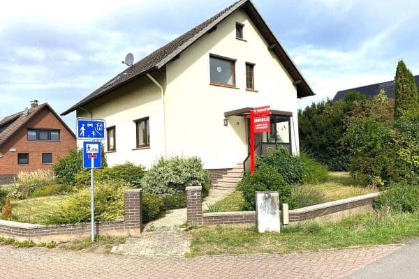 Prodej domu 139 m², pozemek 796 m², Alter Kirchweg 13, Porta Westfalica Prodej domu 139 m², pozemek 796 m², Alter Kirchweg 13, Porta Westfalica