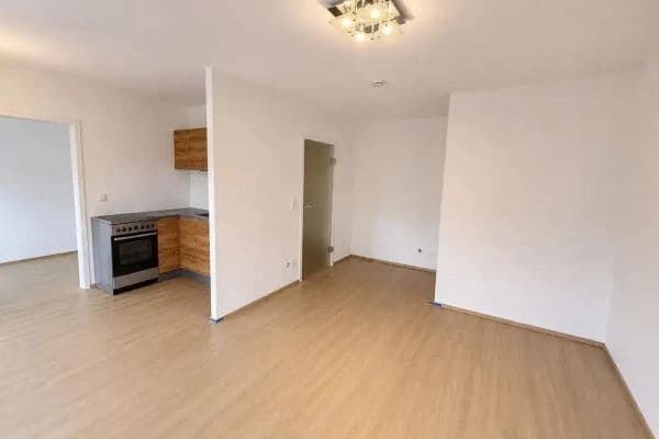 Pronájem bytu 1+kk 38 m², Schiersteiner Straße, Wiesbaden Pronájem bytu 1+kk 38 m², Schiersteiner Straße, Wiesbaden