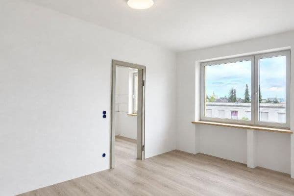 Pronájem bytu 2+1 43 m², Fürstenriederstraße 67, München, Bavorsko Pronájem bytu 2+1 43 m², Fürstenriederstraße 67, München, Bavorsko