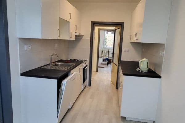 Pronájem bytu 3+1 70 m², Matúškova, Praha Pronájem bytu 3+1 70 m², Matúškova, Praha