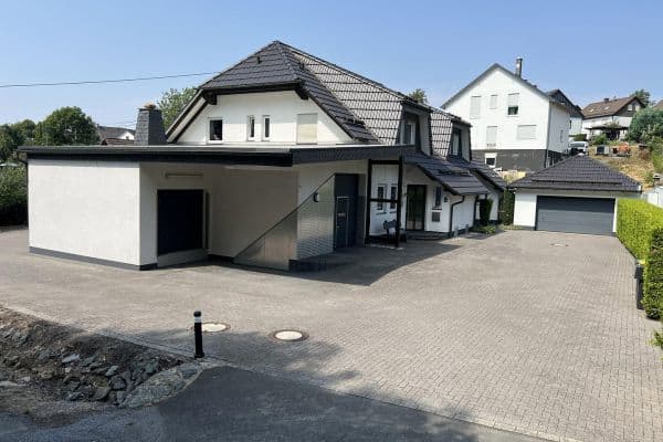 Prodej domu 301 m², pozemek 1.047 m², An der Silberkuhle 5, Reichshof Prodej domu 301 m², pozemek 1.047 m², An der Silberkuhle 5, Reichshof