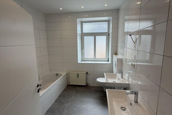Pronájem bytu 3+1 81 m², Wirsungstraße 21, Augsburg Pronájem bytu 3+1 81 m², Wirsungstraße 21, Augsburg