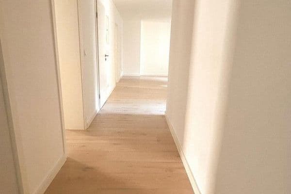 Pronájem bytu 4+1 88 m², Bernburger Straße 16, Dessau-Roßlau Pronájem bytu 4+1 88 m², Bernburger Straße 16, Dessau-Roßlau