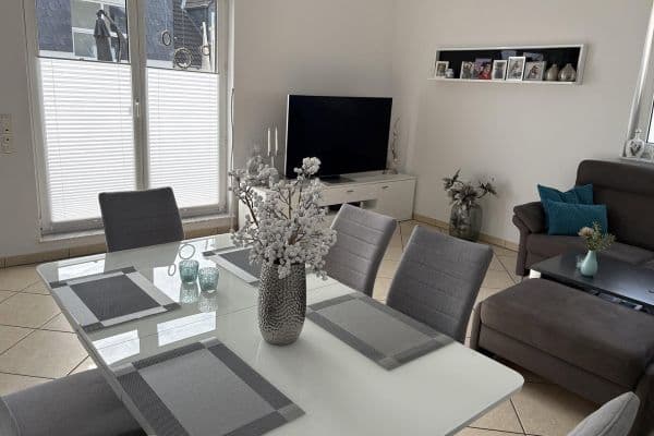 Pronájem bytu 4+1 118 m², Alstädter Straße 3a, Hürth Pronájem bytu 4+1 118 m², Alstädter Straße 3a, Hürth