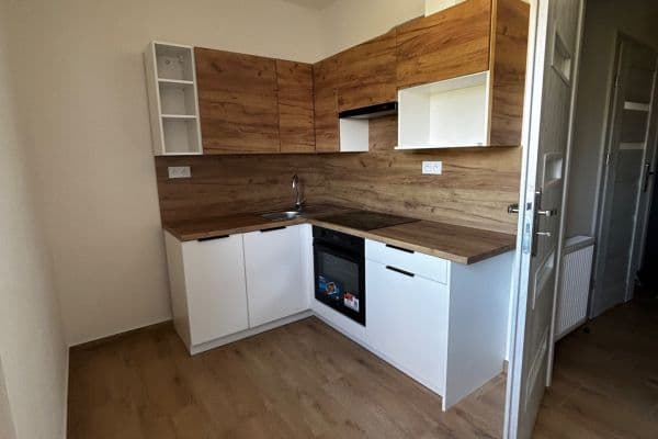 Pronájem bytu 1+1 34 m², V Zimném dole, Orlová Pronájem bytu 1+1 34 m², V Zimném dole, Orlová