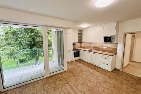 Pronájem bytu 2+kk 55 m², Lorencova, Zlín Pronájem bytu 2+kk 55 m², Lorencova, Zlín