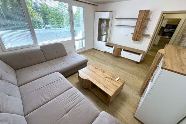 Pronájem bytu 3+1 62 m², Strnadova, Brno Pronájem bytu 3+1 62 m², Strnadova, Brno