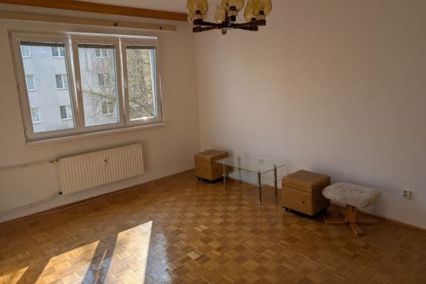 Pronájem bytu 2+1 58 m², Chelčického, SO POÚ Zlín Pronájem bytu 2+1 58 m², Chelčického, SO POÚ Zlín