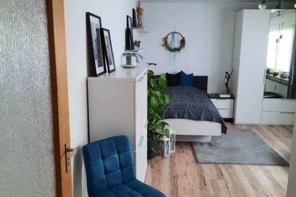 Pronájem bytu 1+1 33 m², Stuttgart, Bádensko-Württembersko Pronájem bytu 1+1 33 m², Stuttgart, Bádensko-Württembersko