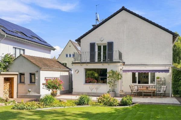 Prodej domu 191 m², pozemek 720 m², Leverkusen Prodej domu 191 m², pozemek 720 m², Leverkusen