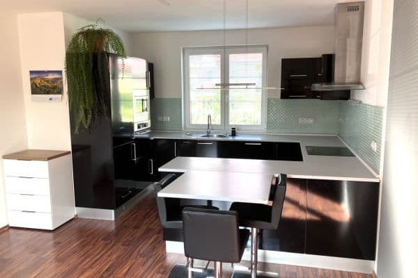 Pronájem bytu 3+kk 70 m², Tisová, SO POÚ Roztoky Pronájem bytu 3+kk 70 m², Tisová, SO POÚ Roztoky