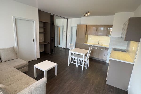 Pronájem bytu 2+kk 46 m², Nezvalova, Olomouc Pronájem bytu 2+kk 46 m², Nezvalova, Olomouc
