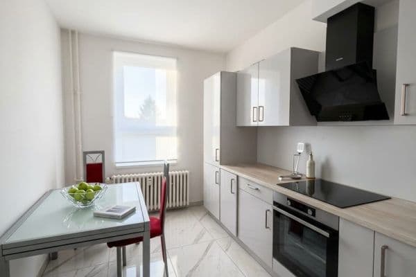 Pronájem bytu 2+1 74 m², Koptova, Karlovy Vary, Karlovarský kraj Pronájem bytu 2+1 74 m², Koptova, Karlovy Vary, Karlovarský kraj