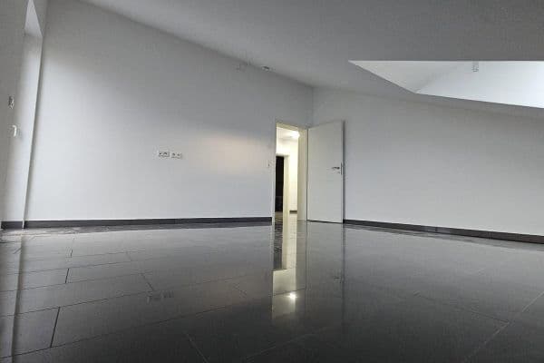 Pronájem bytu 3+1 80 m², Bad Vilbel Pronájem bytu 3+1 80 m², Bad Vilbel