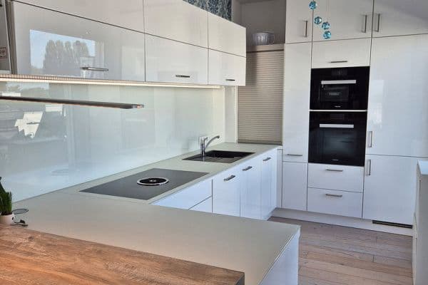 Pronájem bytu 4+1 128 m², Pfarrer-Mühlhauser-Str. 13, Karlsfeld, Bavorsko Pronájem bytu 4+1 128 m², Pfarrer-Mühlhauser-Str. 13, Karlsfeld, Bavorsko
