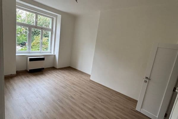 Pronájem bytu 2+kk 45 m², Rečkova, Praha Pronájem bytu 2+kk 45 m², Rečkova, Praha