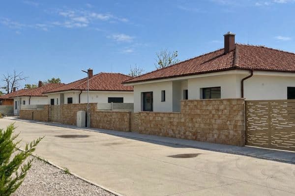 Prodej domu 105 m², pozemek 535 m², Hlavná, Šamorín Prodej domu 105 m², pozemek 535 m², Hlavná, Šamorín