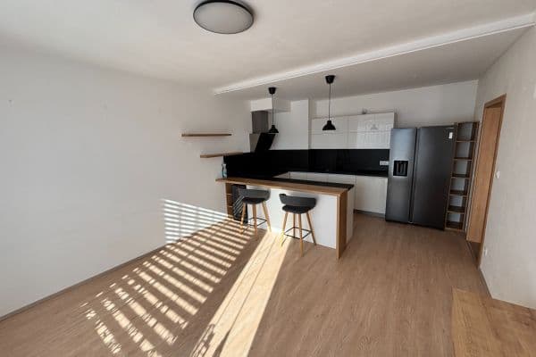 Pronájem bytu 2+kk 48 m², Pšeničná, SO POÚ Hostivice Pronájem bytu 2+kk 48 m², Pšeničná, SO POÚ Hostivice