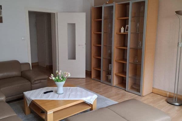 Pronájem bytu 3+1 78 m², Steinstraße 193, KRefeld Pronájem bytu 3+1 78 m², Steinstraße 193, KRefeld