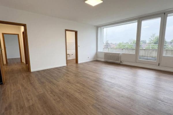 Pronájem bytu 4+1 100 m², Volksgartenstraße 196, Mönchengladbach Pronájem bytu 4+1 100 m², Volksgartenstraße 196, Mönchengladbach