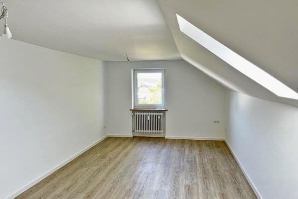 Pronájem bytu 3+1 56 m², Franz-Töpsl-Weg 15, München, Bavorsko Pronájem bytu 3+1 56 m², Franz-Töpsl-Weg 15, München, Bavorsko