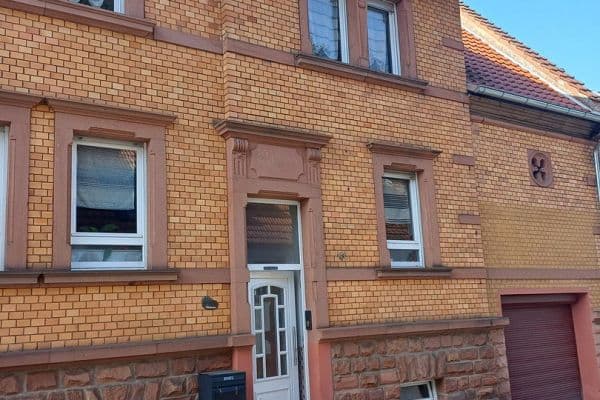 Prodej domu 114 m², pozemek 464 m², Kaiserslautern Erfenbach, Porýní-Falc Prodej domu 114 m², pozemek 464 m², Kaiserslautern Erfenbach, Porýní-Falc