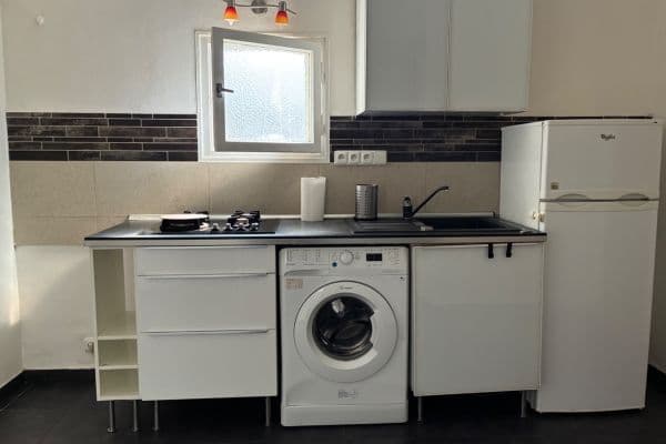 Pronájem bytu 3+kk 63 m², Přístavní, Praha Pronájem bytu 3+kk 63 m², Přístavní, Praha