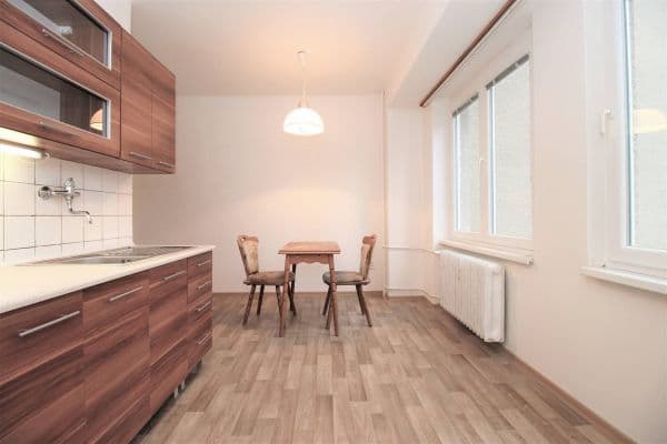 Pronájem bytu Garsoniéra 18 m², Dobšická, Praha Pronájem bytu Garsoniéra 18 m², Dobšická, Praha