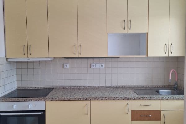 Pronájem bytu 2+1 46 m², Úhonická, Jeneč Pronájem bytu 2+1 46 m², Úhonická, Jeneč