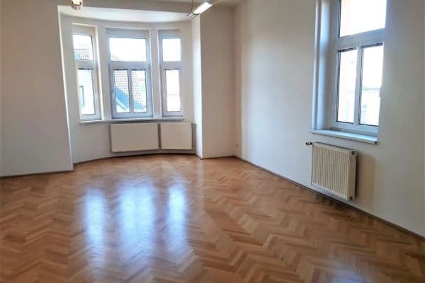 Pronájem kanceláře 135 m², Štěrboholská, Praha Pronájem kanceláře 135 m², Štěrboholská, Praha