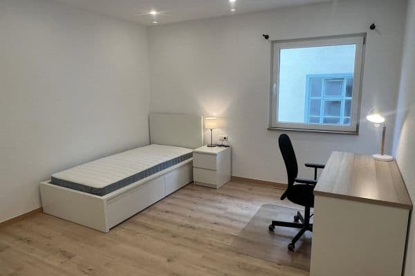 Pronájem bytu 4+1 105 m², Esslingen am Neckar Pronájem bytu 4+1 105 m², Esslingen am Neckar