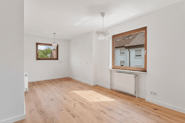 Prodej bytu 3+1 85 m², Leonberg Prodej bytu 3+1 85 m², Leonberg