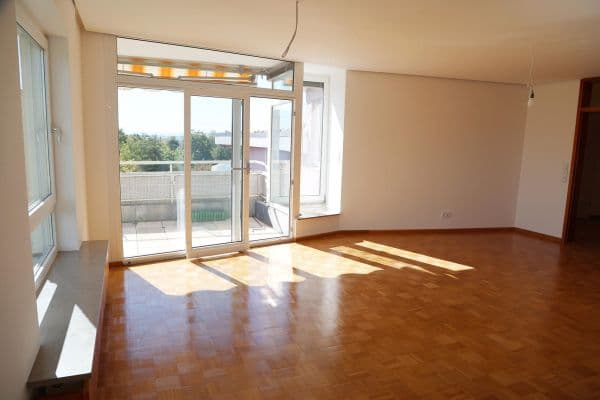 Pronájem bytu 2+kk 100 m², Taunusstraße 58, Böblingen Pronájem bytu 2+kk 100 m², Taunusstraße 58, Böblingen