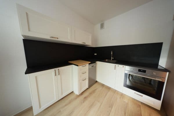 Pronájem bytu 1+1 37 m², Rostock, Mecklenburg-Vorpommern Pronájem bytu 1+1 37 m², Rostock, Mecklenburg-Vorpommern