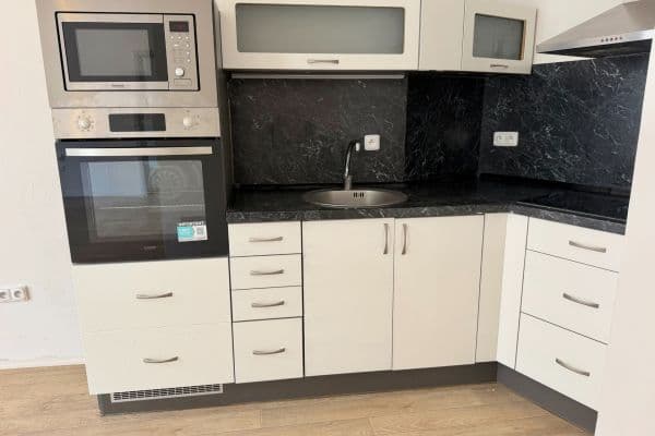Pronájem bytu 2+kk 48 m², Husova, Pardubice Pronájem bytu 2+kk 48 m², Husova, Pardubice