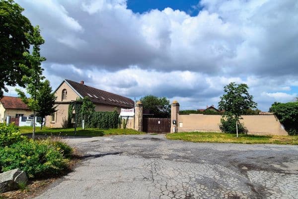 Pronájem nebytového prostoru 510 m², Náves sv. Petra a Pavla, Zlatníky-Hodkovice Pronájem nebytového prostoru 510 m², Náves sv. Petra a Pavla, Zlatníky-Hodkovice
