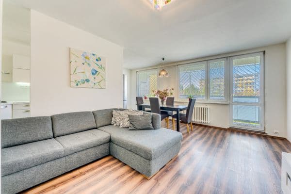 Prodej bytu 3+kk 80 m², Suchý vršek, Praha Prodej bytu 3+kk 80 m², Suchý vršek, Praha